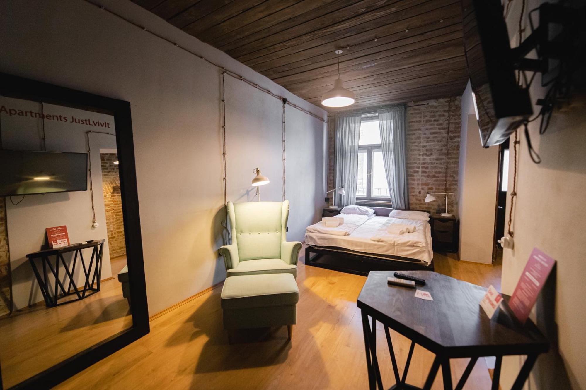 Apartments Justlvivit At The Rynok Square Exterior photo