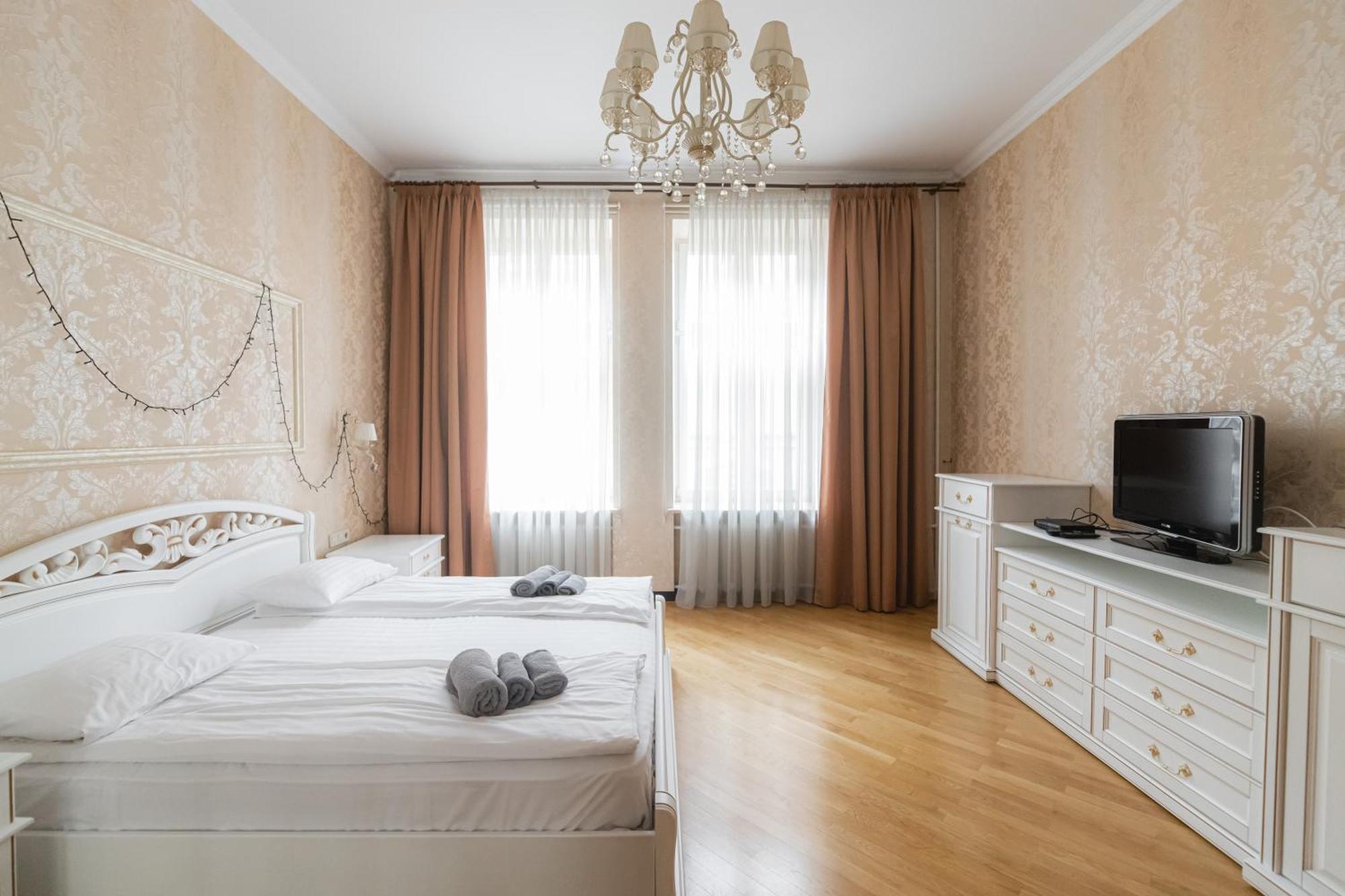 Apartments Justlvivit At The Rynok Square Exterior photo