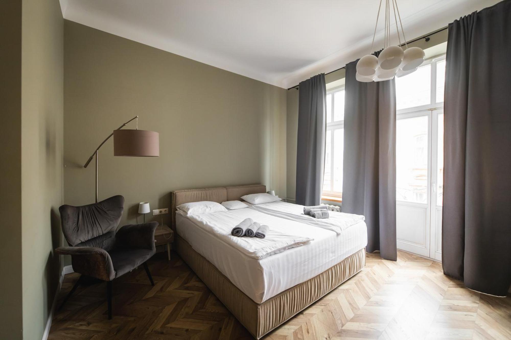 Apartments Justlvivit At The Rynok Square Exterior photo